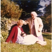 Lenya and Margarethe Kaiser, Brook House, Summer 1958
